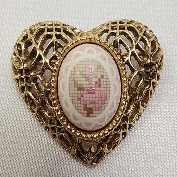 1928 Vintage Glass Hand Painted Heart Brooch and Earrings - Picture 2 of 9